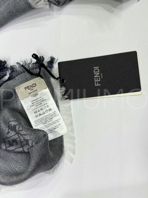 Fendi платок PR937601 3