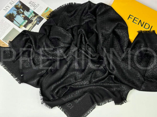 Fendi платок PR421727