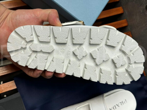 Prada шлепанцы PR297502 6