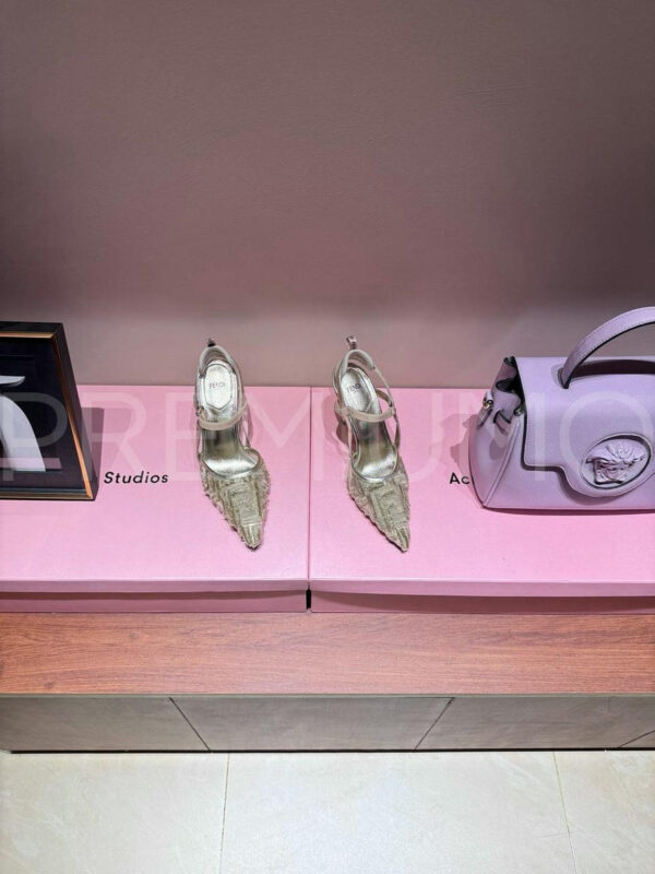 Fendi туфли PR907418 9