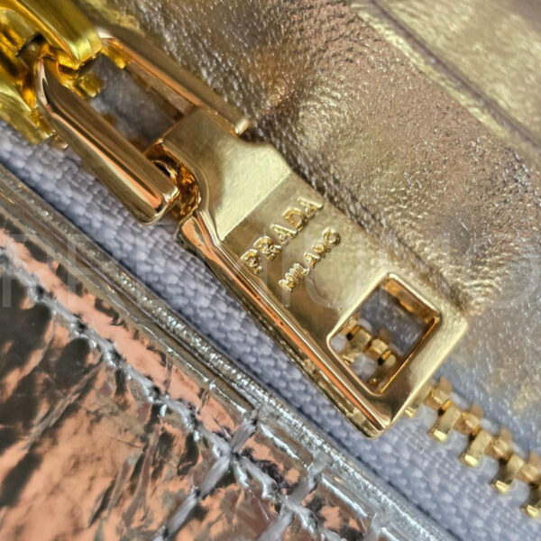 Prada кошелек PR973857 4