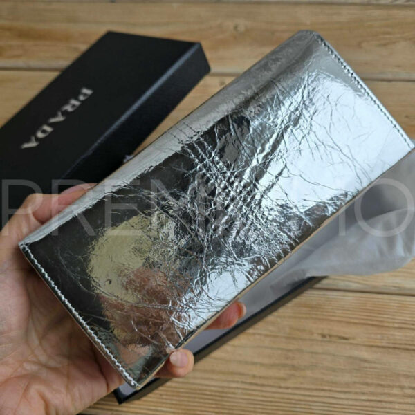 Prada кошелек PR954702 4