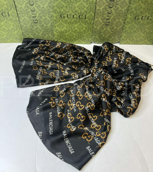 Gucci палантин PR704770 2