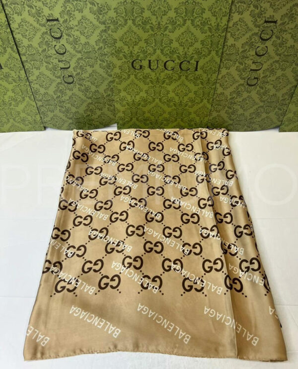 Gucci палантин PR713352 4
