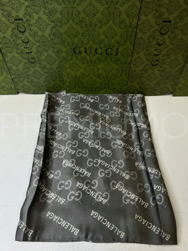 Gucci палантин PR918896 4
