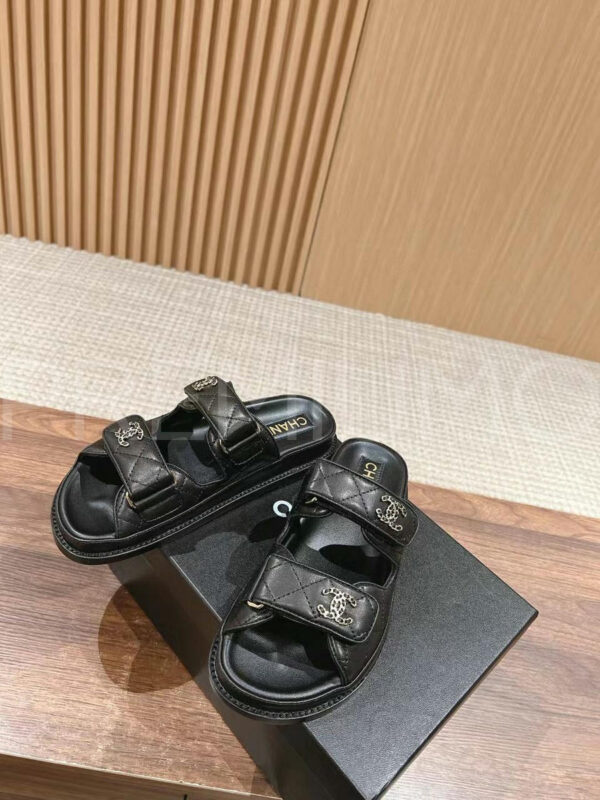 Chanel шлепанцы PR287403 3