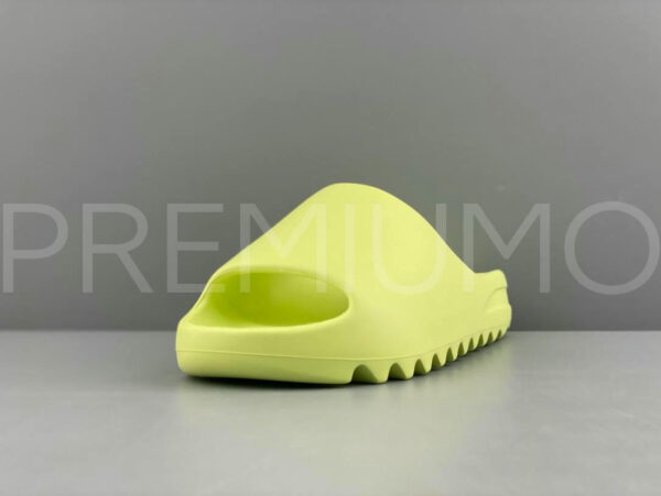 Adidas Yeezy Slide шлепанцы PR801969 2