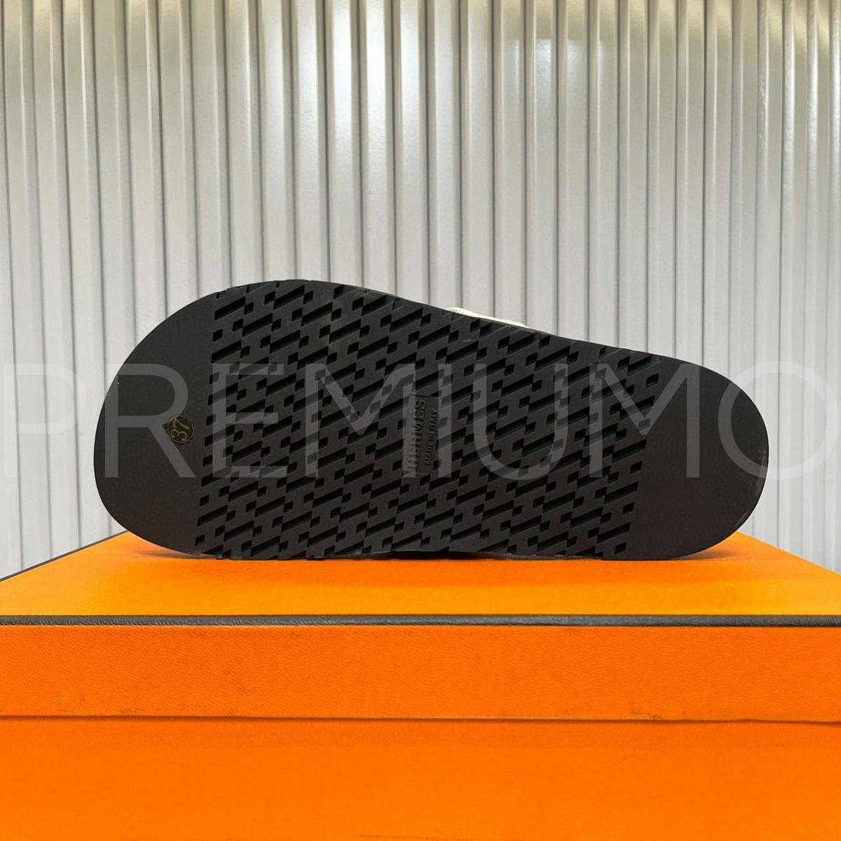 Hermes шлепанцы PR533385 9 Hermes шлепанцы PR533385 9