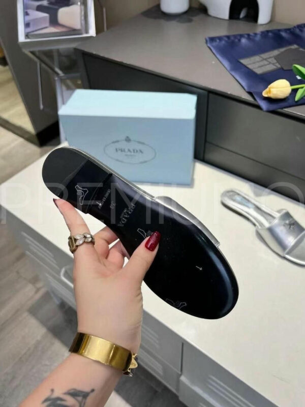 Prada шлепанцы PR683154 5