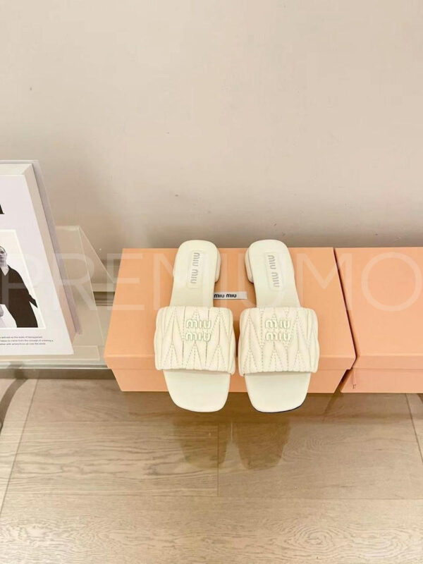 Miu Miu Matelassé nappa шлепанцы PR237575 2