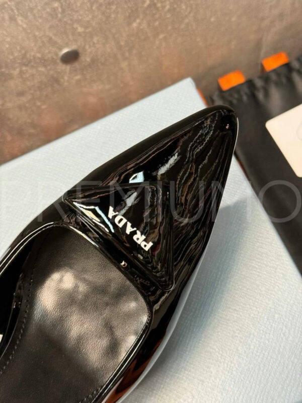 Prada Patent leather slingback pumps туфли PR180755 23