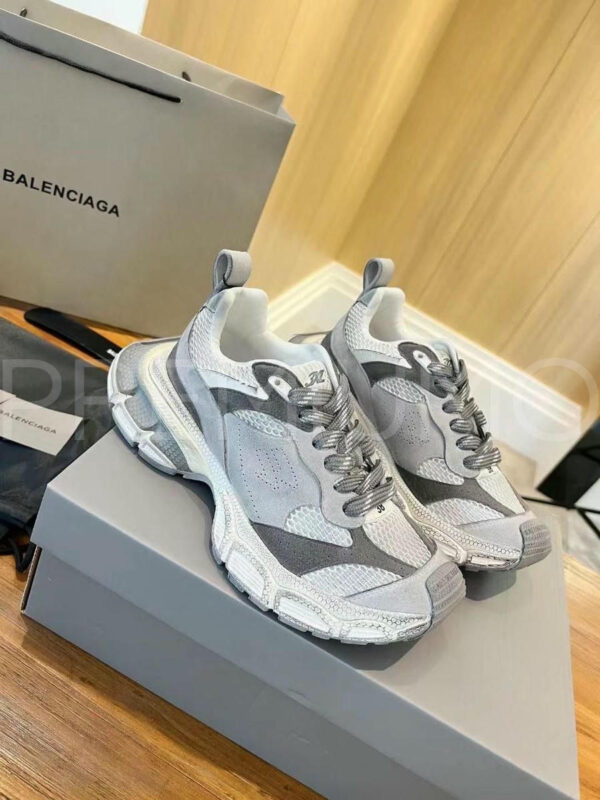 Balenciaga кроссовки PR533219 2