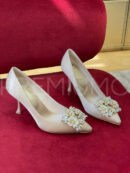 Roger Vivier RV Bouquet Strass Buckle Pumps in Satin туфли PR642025 10