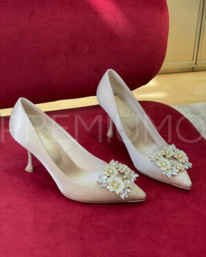 Roger Vivier RV Bouquet Strass Buckle Pumps in Satin туфли PR642025