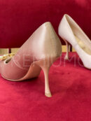 Roger Vivier RV Bouquet Strass Buckle Pumps in Satin туфли PR642025 17