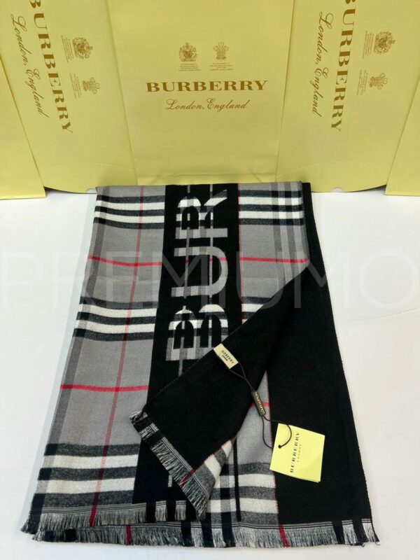 Burberry палантин PR362735 2