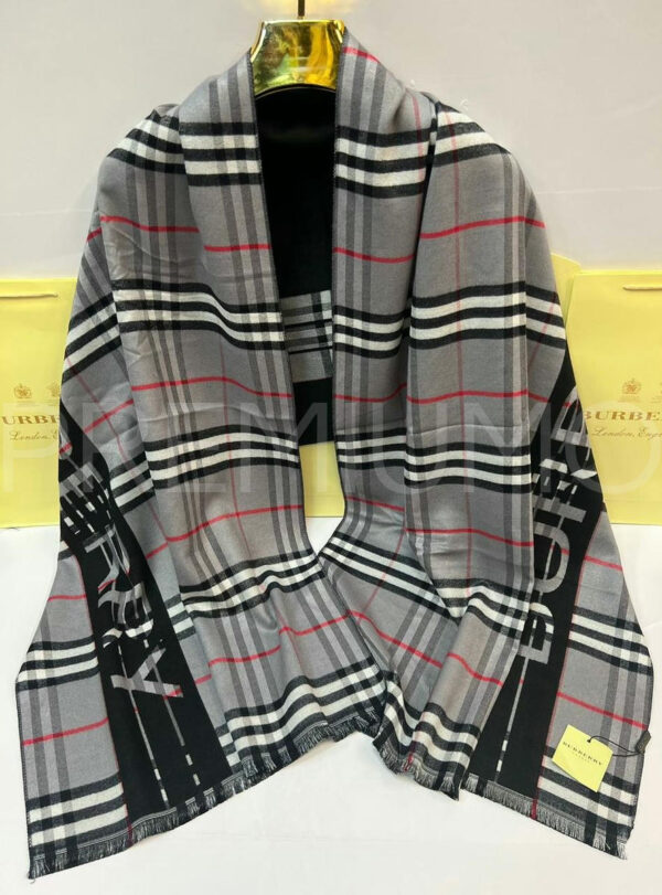 Burberry палантин PR362735 3