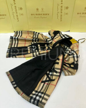 Burberry палантин PR126157