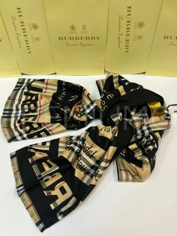 Burberry палантин PR204396