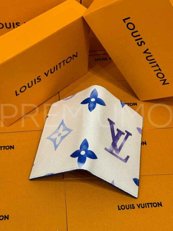 Louis Vuitton обложка на паспорт PR961368 2