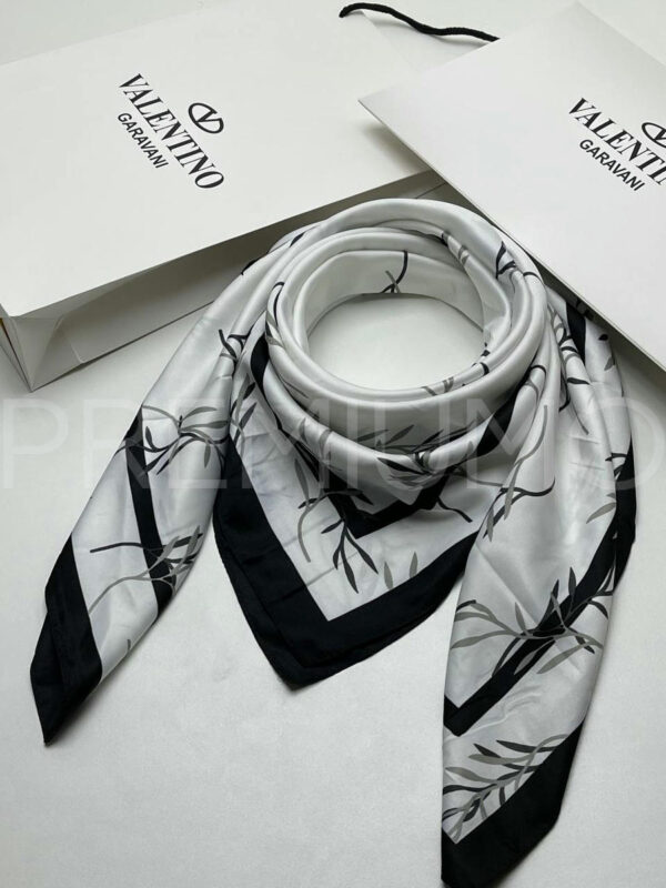 Valentino платок PR212578