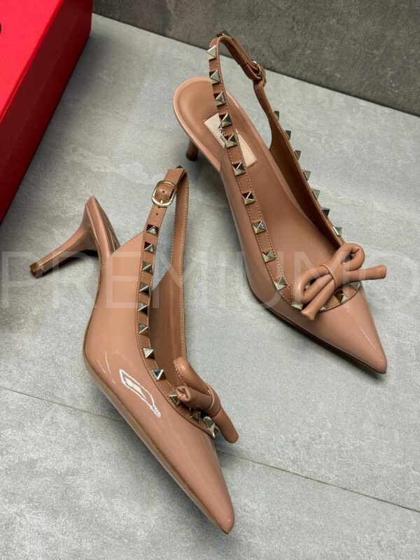 Valentino Rockstud Bow Slingback Pump In Patent Leather with Matching Studs туфли PR369159