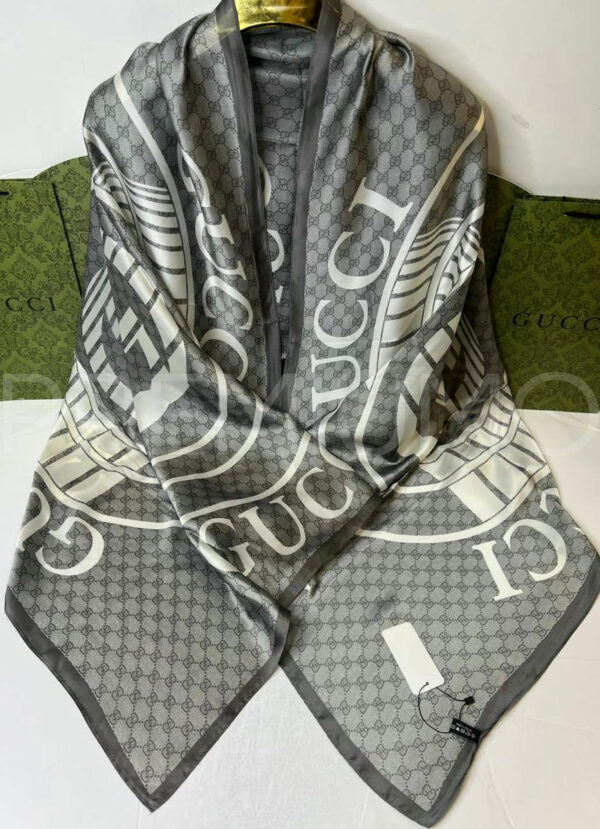Gucci палантин PR810776