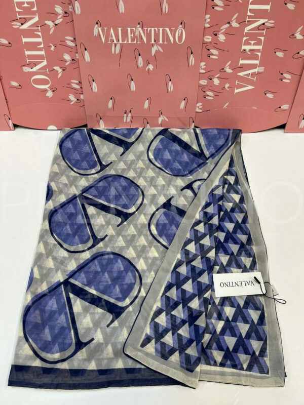 Valentino палантин PR499657 3
