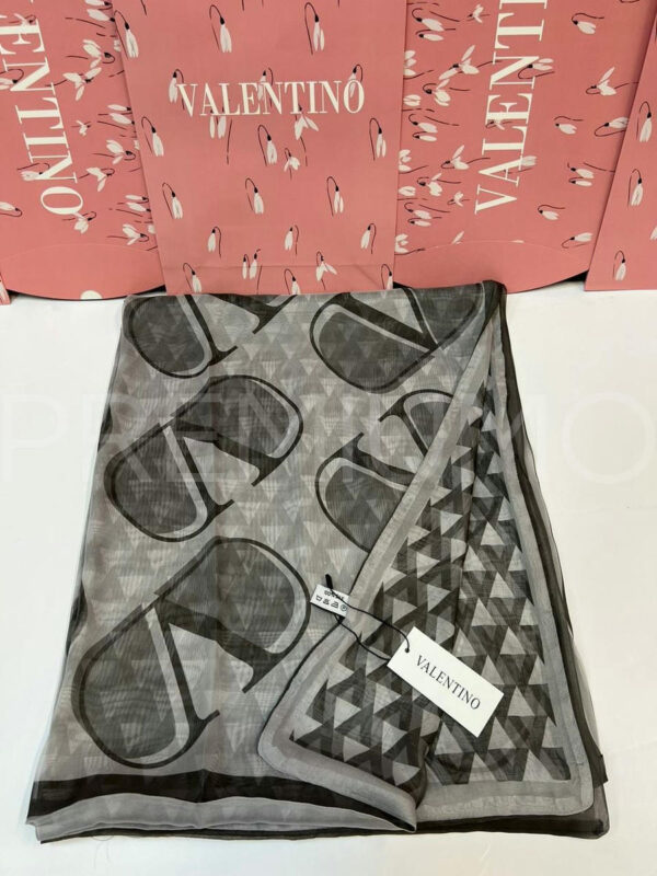 Valentino палантин PR917423 3