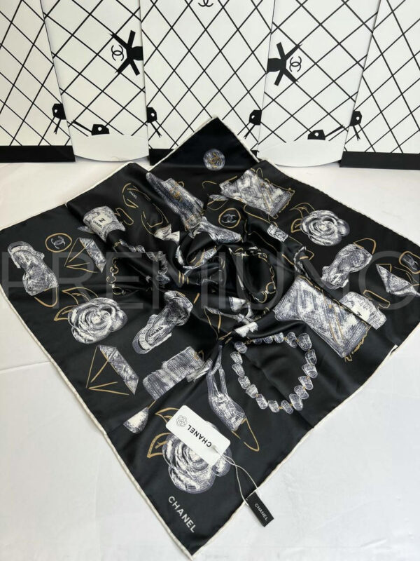 Chanel платок PR230836
