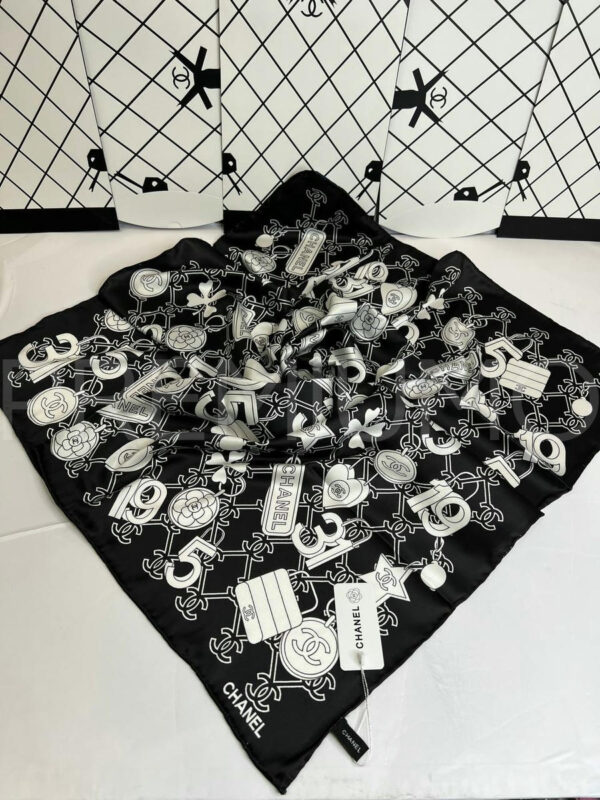 Chanel платок PR161538