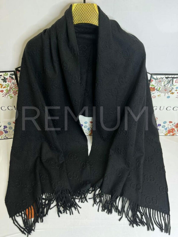 Gucci палантин PR918980 2