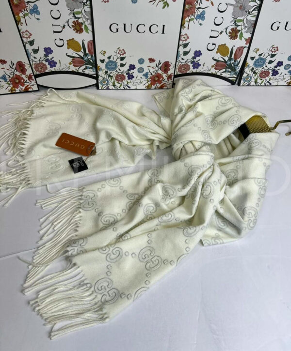 Gucci палантин PR866893
