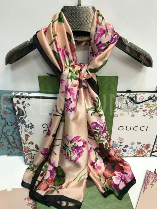 Gucci палантин PR902696 3
