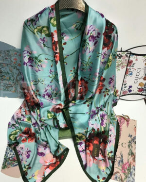 Gucci палантин PR716431