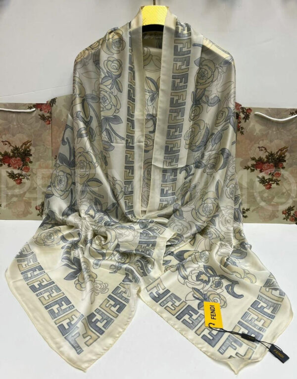 Fendi палантин PR491642