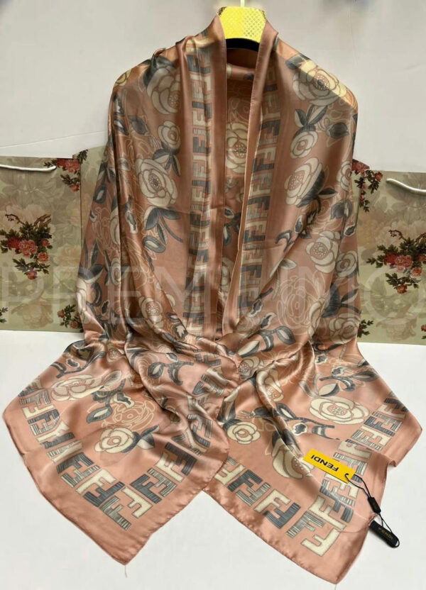 Fendi палантин PR163844