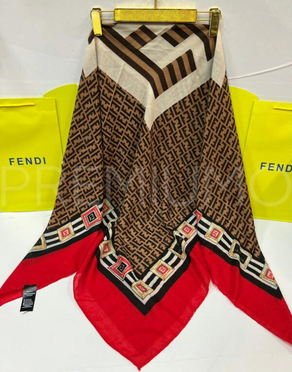 Fendi платок PR526522