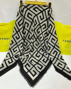 Fendi платок PR387966