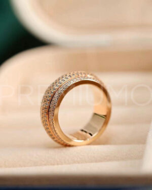 Piaget кольцо справа PR649742