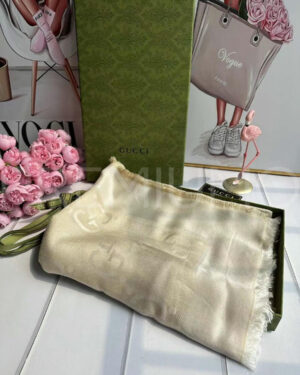Gucci палантин PR539227