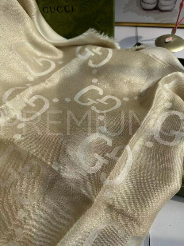 Gucci палантин PR539227 7