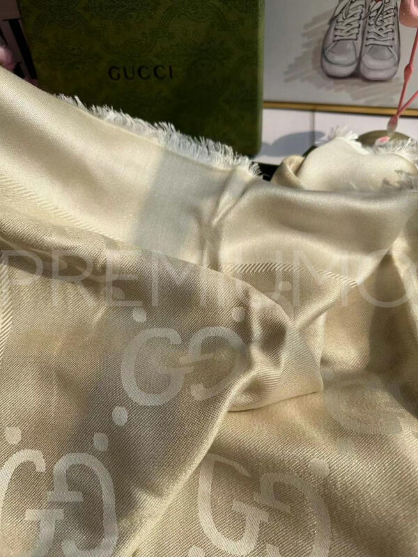 Gucci палантин PR539227 4
