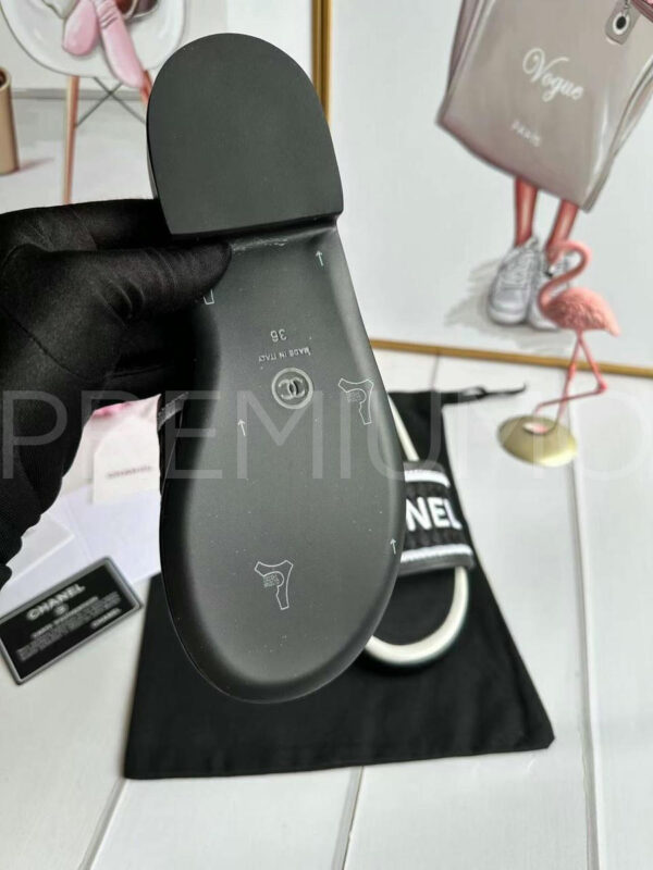 Chanel шлепанцы PR373202 10