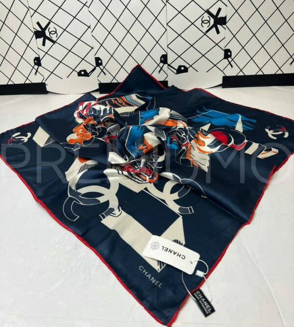 Chanel платок PR253348