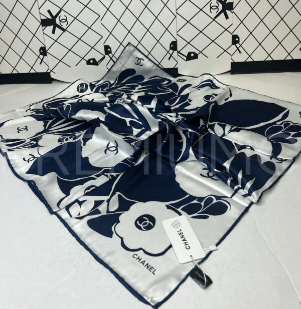 Chanel платок PR283791