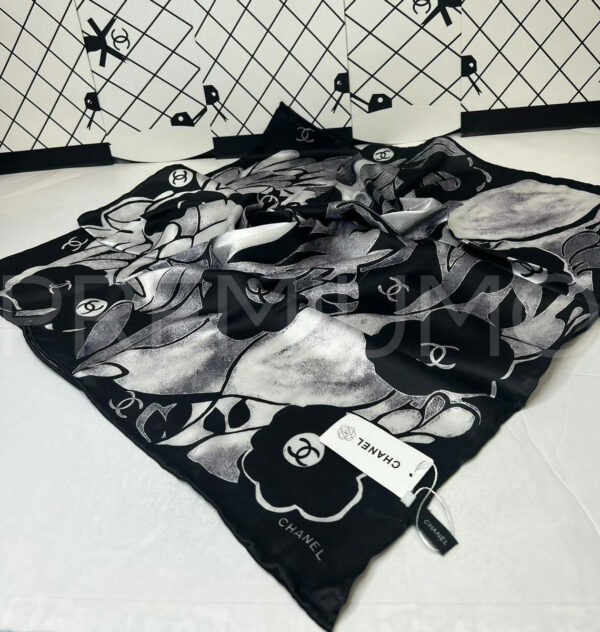 Chanel платок PR918717