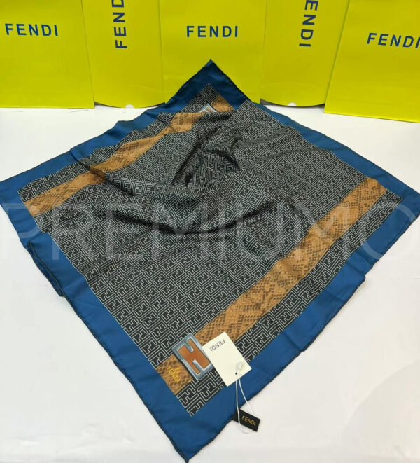 Fendi платок PR406286