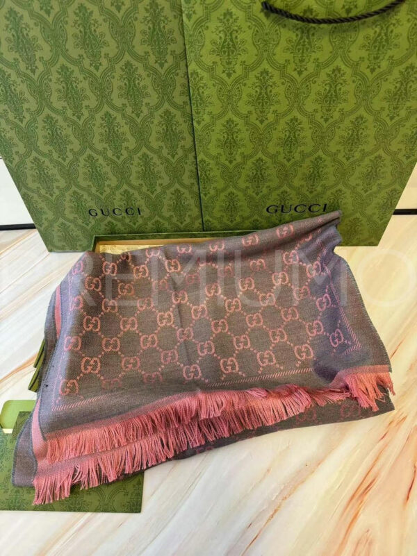 Gucci палантин PR598009 2