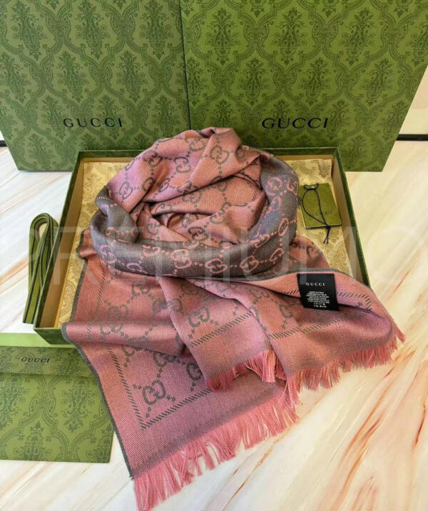 Gucci палантин PR598009 4